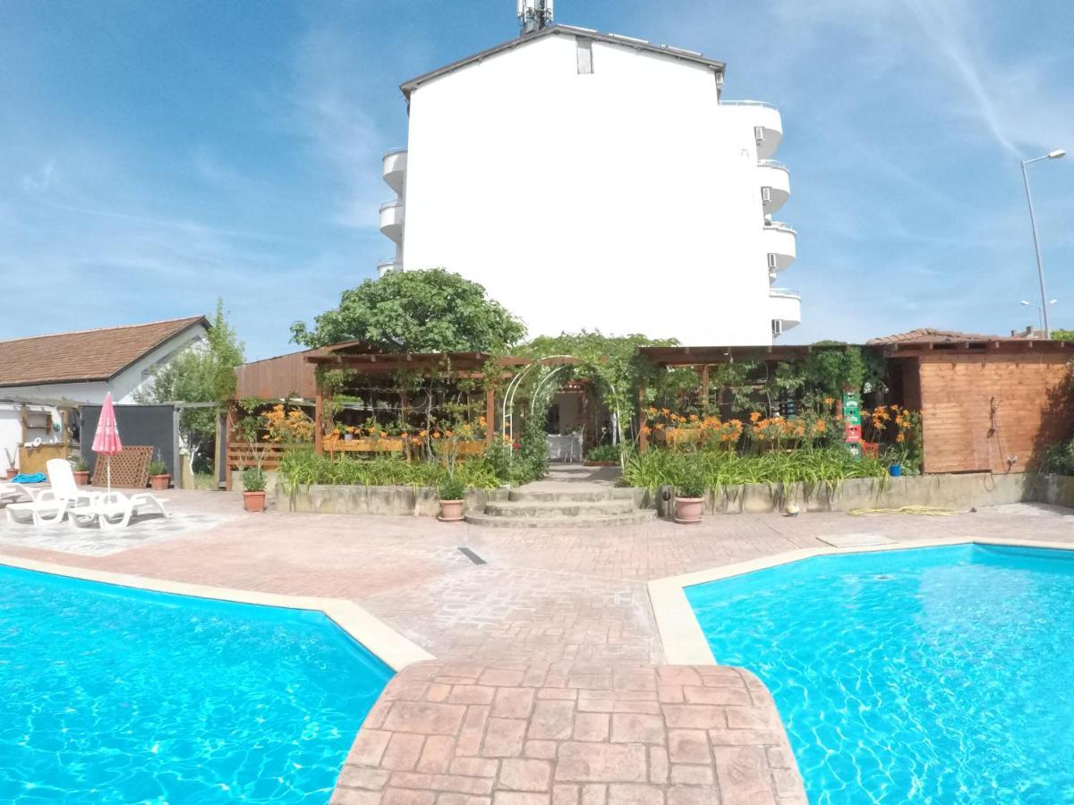 Alba Family Club Hotel Primorsko Luaran gambar