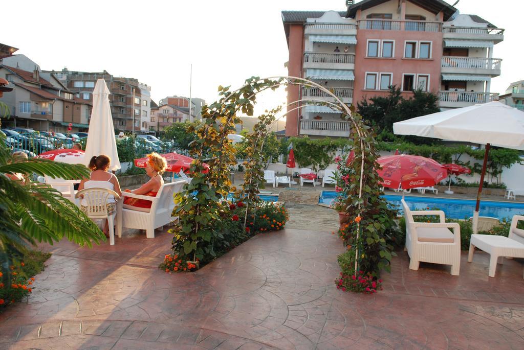 Alba Family Club Hotel Primorsko Luaran gambar