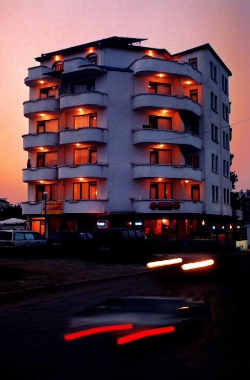 Alba Family Club Hotel Primorsko Bilik gambar