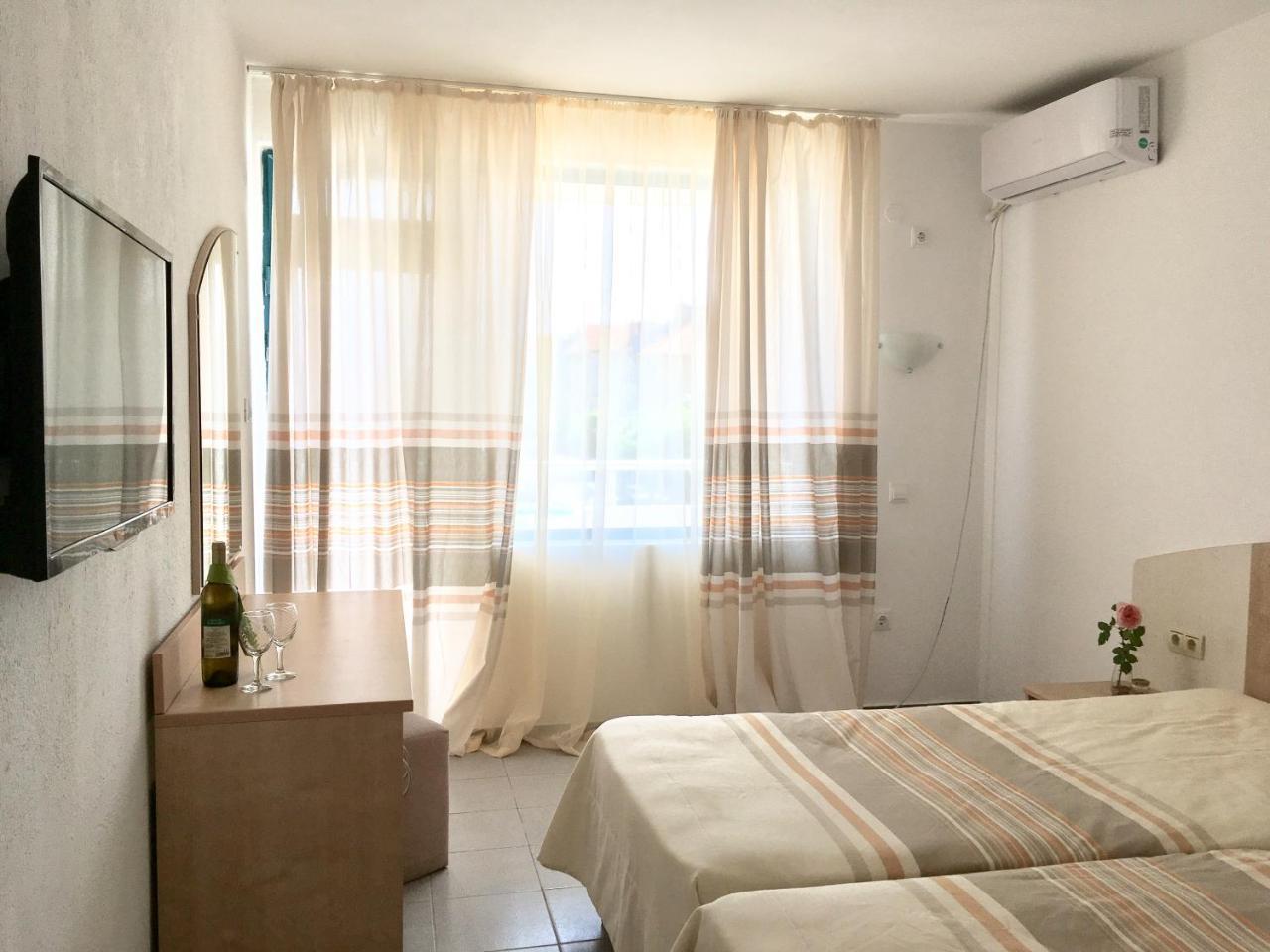 Alba Family Club Hotel Primorsko Luaran gambar