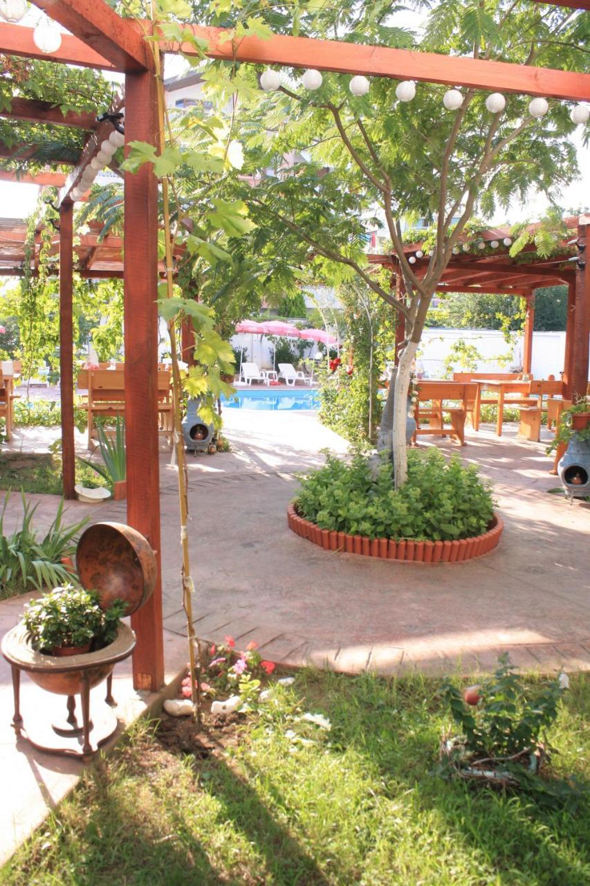 Alba Family Club Hotel Primorsko Luaran gambar